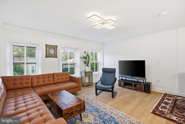 313 C ST SE, Washington, DC 20003