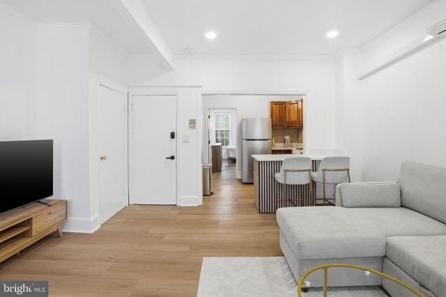 313 C ST SE, Washington, DC 20003