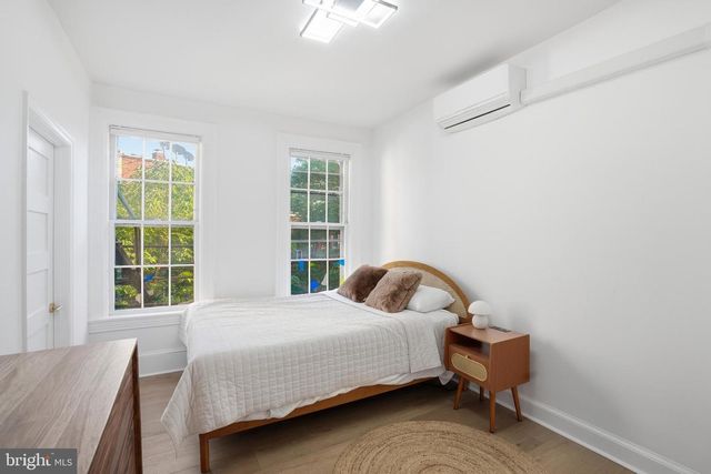 313 C ST SE, Washington, DC 20003