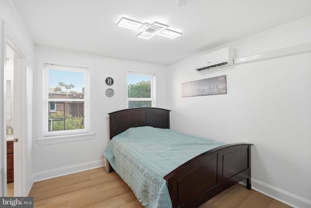 313 C ST SE, Washington, DC 20003