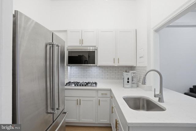 313 C ST SE, Washington, DC 20003