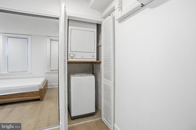 313 C ST SE, Washington, DC 20003