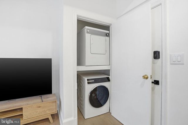 313 C ST SE, Washington, DC 20003