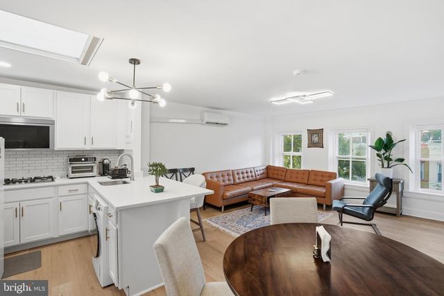 313 C ST SE, Washington, DC 20003