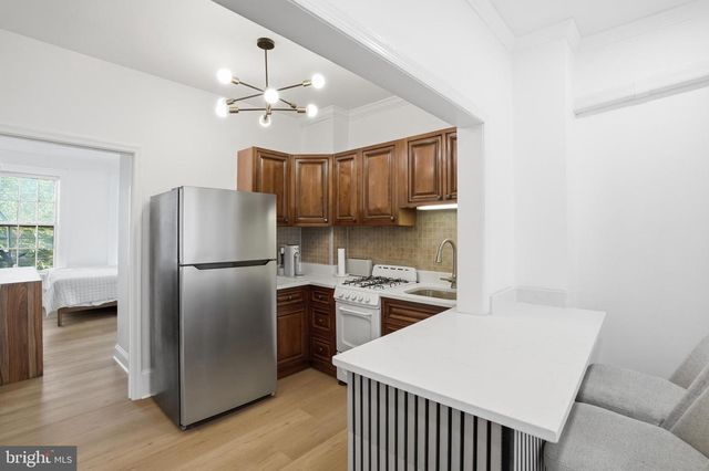 313 C ST SE, Washington, DC 20003