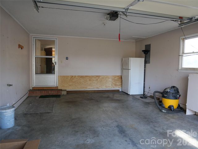 220 N Russell Street, Troy, NC 27371