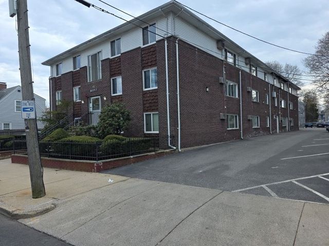 70 Mudge St 12, Lynn, MA 01902