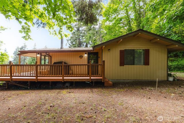 30 NE Alta Vista Drive, Belfair, WA 98528