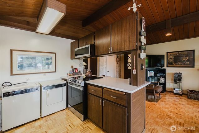 30 NE Alta Vista Drive, Belfair, WA 98528
