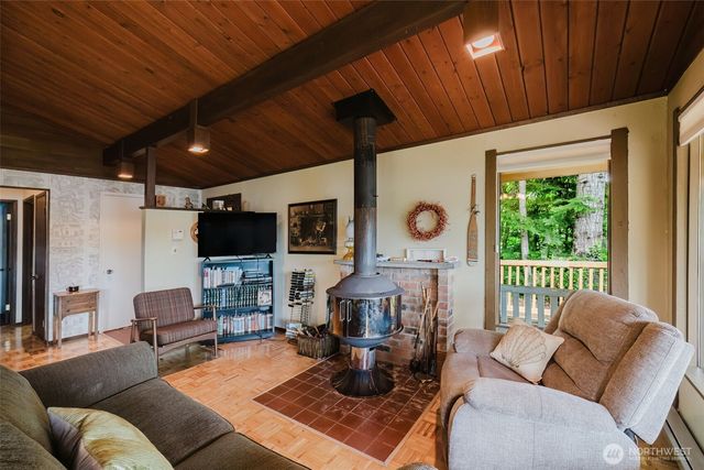 30 NE Alta Vista Drive, Belfair, WA 98528