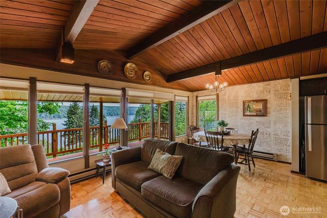 30 NE Alta Vista Drive, Belfair, WA 98528