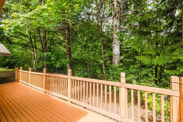 30 NE Alta Vista Drive, Belfair, WA 98528