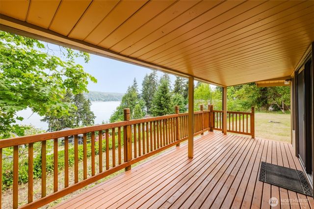 30 NE Alta Vista Drive, Belfair, WA 98528