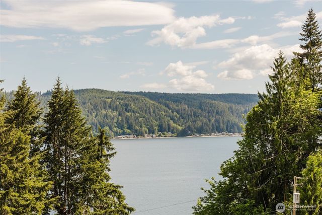 30 NE Alta Vista Drive, Belfair, WA 98528