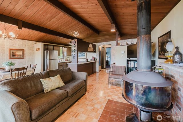 30 NE Alta Vista Drive, Belfair, WA 98528
