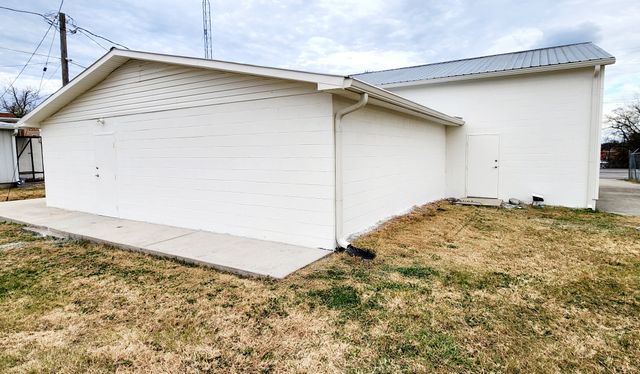 705 Ridgeway Ave, Shelbyville, TN 37160