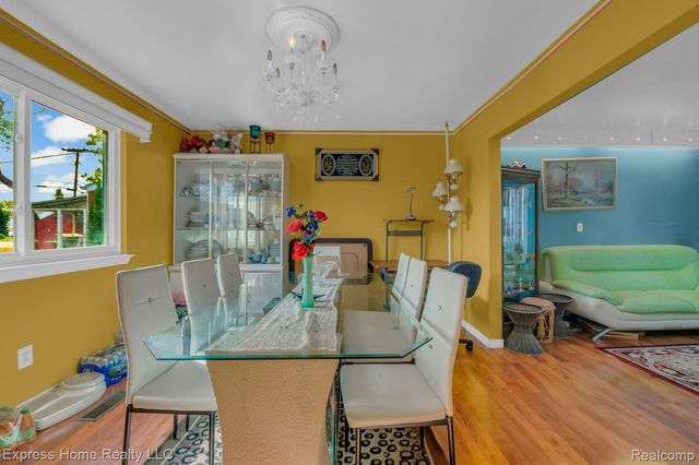2338 Marlow Drive, Warren, MI 48092