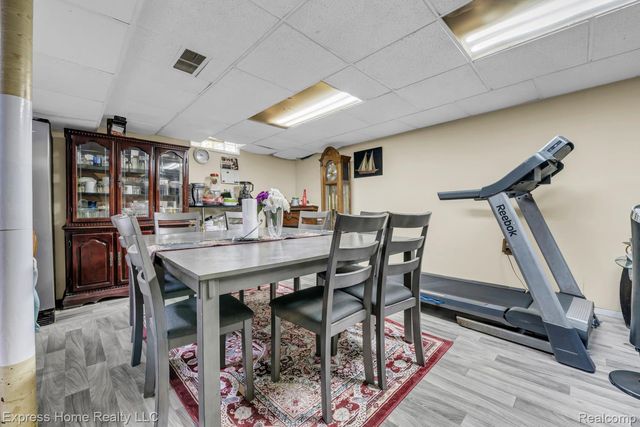 2338 Marlow Drive, Warren, MI 48092