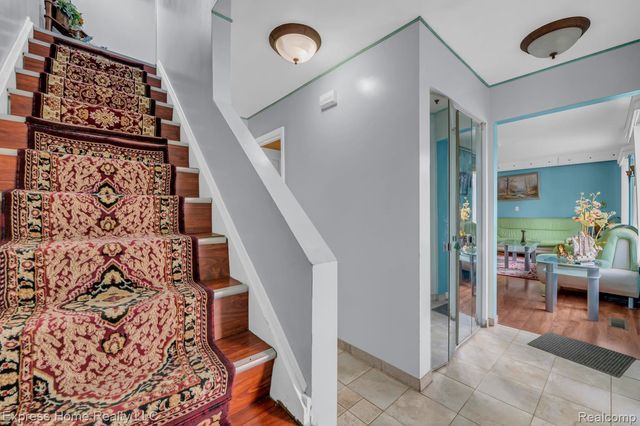 2338 Marlow Drive, Warren, MI 48092