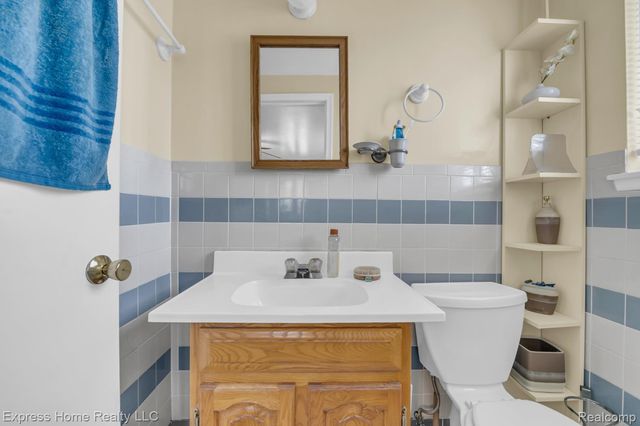 2338 Marlow Drive, Warren, MI 48092