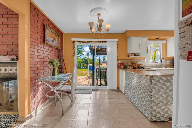 2338 Marlow Drive, Warren, MI 48092