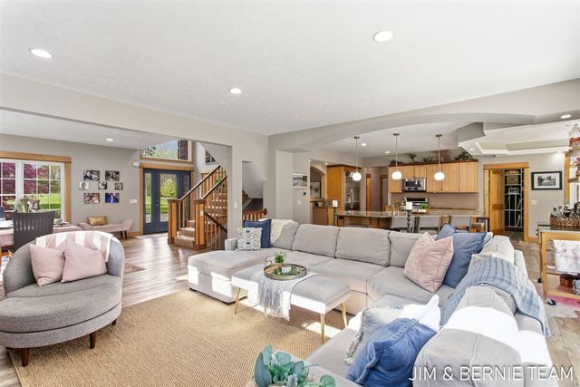 6427 Sand Castle View, Holland, MI 49423
