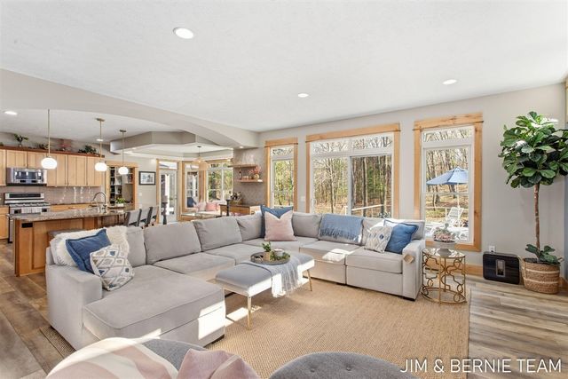 6427 Sand Castle View, Holland, MI 49423
