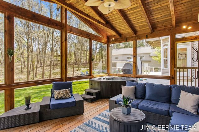 6427 Sand Castle View, Holland, MI 49423