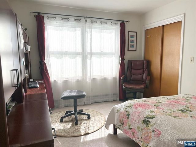 525 Stuyvesant Avenue, Lyndhurst, NJ 07071