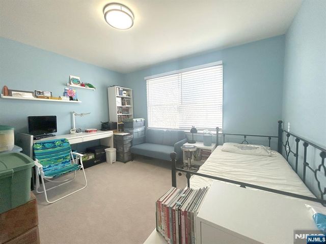 525 Stuyvesant Avenue, Lyndhurst, NJ 07071