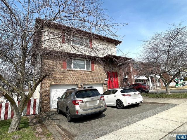 525 Stuyvesant Avenue, Lyndhurst, NJ 07071