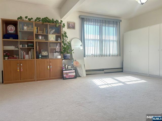 525 Stuyvesant Avenue, Lyndhurst, NJ 07071