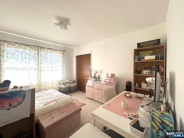525 Stuyvesant Avenue, Lyndhurst, NJ 07071