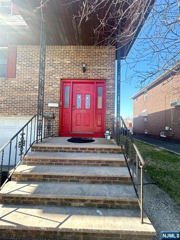 525 Stuyvesant Avenue, Lyndhurst, NJ 07071