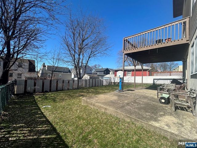 525 Stuyvesant Avenue, Lyndhurst, NJ 07071
