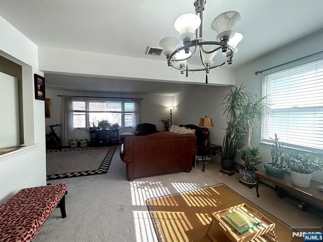 525 Stuyvesant Avenue, Lyndhurst, NJ 07071