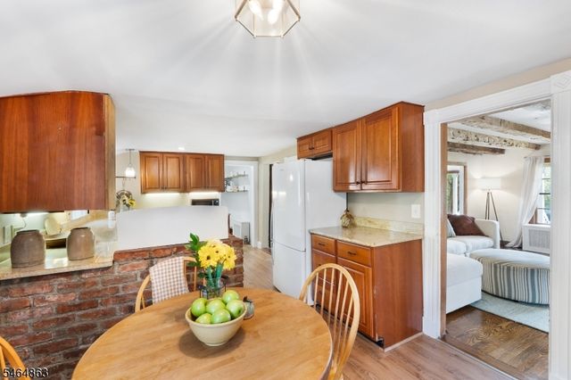37 W Main St, Mendham Twp., NJ 07945