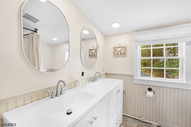 37 W Main St, Mendham Twp., NJ 07945