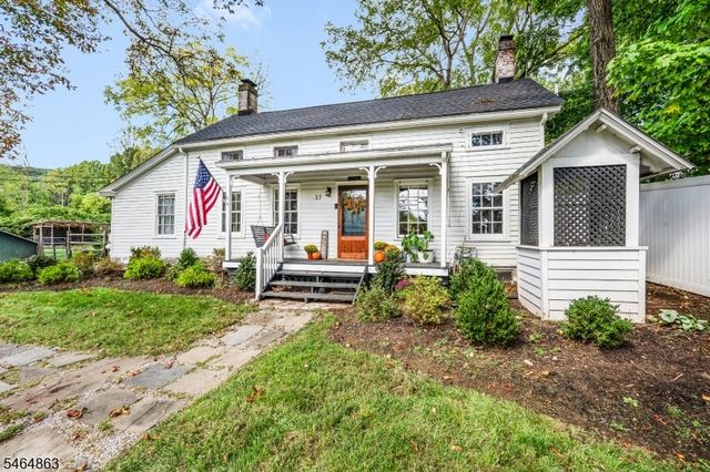 37 W Main St, Mendham Twp., NJ 07945