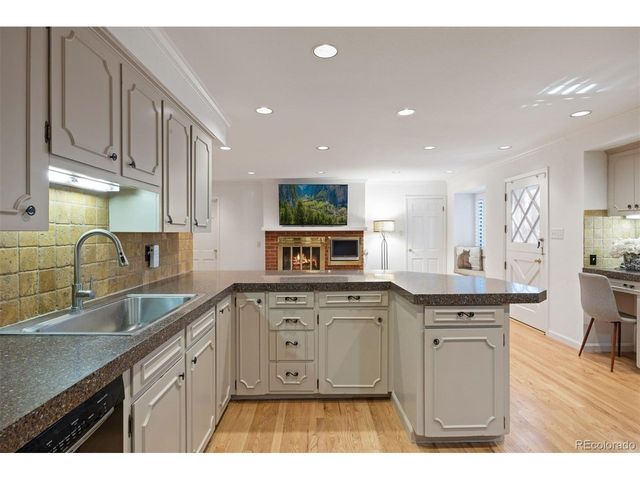 11954 W Applewood Knolls Dr, Lakewood, CO 80215