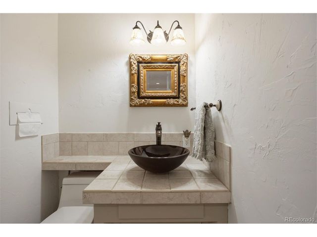 11954 W Applewood Knolls Dr, Lakewood, CO 80215