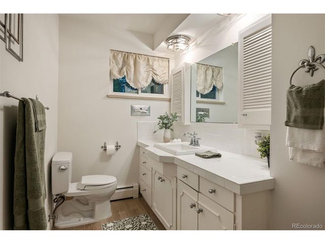 11954 W Applewood Knolls Dr, Lakewood, CO 80215