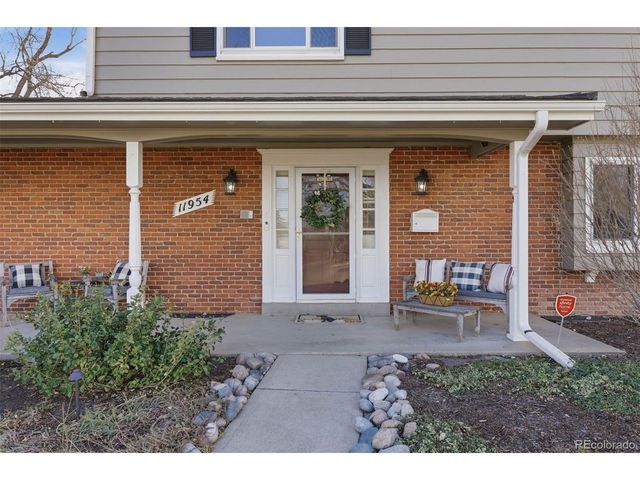 11954 W Applewood Knolls Dr, Lakewood, CO 80215