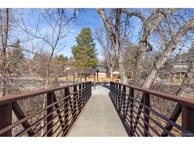 11954 W Applewood Knolls Dr, Lakewood, CO 80215