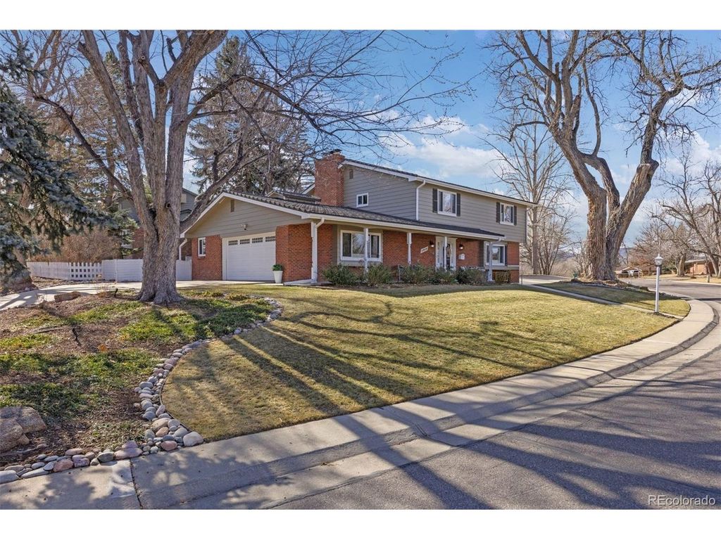 11954 W Applewood Knolls Dr, Lakewood, CO 80215