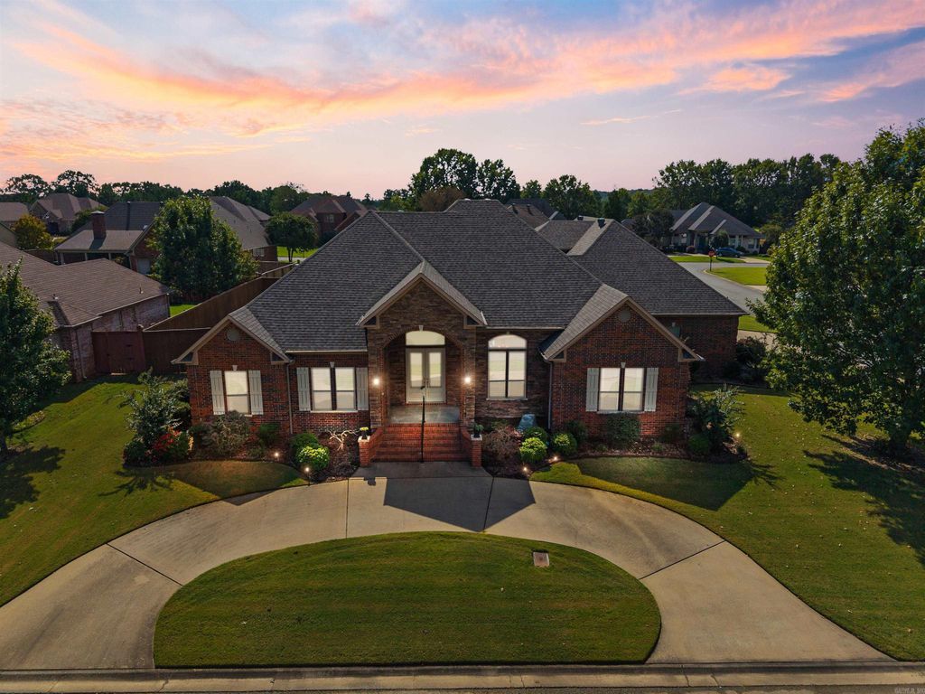 5215 Bay Town Drive, Conway, AR 72034