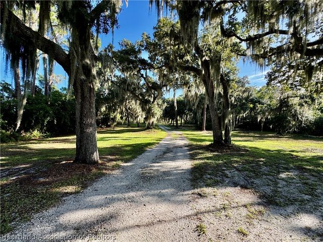 4011 Camp Shore Drive, Sebring, FL 33875