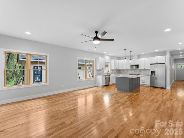 306 Gallimore Road, Brevard, NC 28712