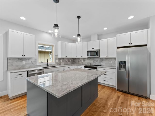 306 Gallimore Road, Brevard, NC 28712