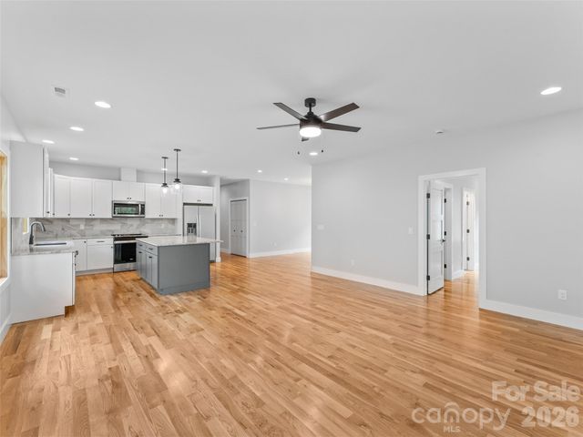 306 Gallimore Road, Brevard, NC 28712